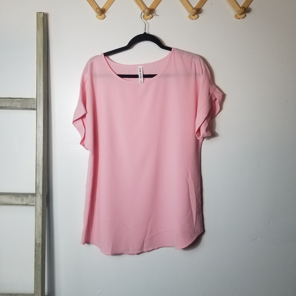 NWOT ZENANA OUTFITTERS WOMEN'S PINK BLOUSE SIZE LARGE